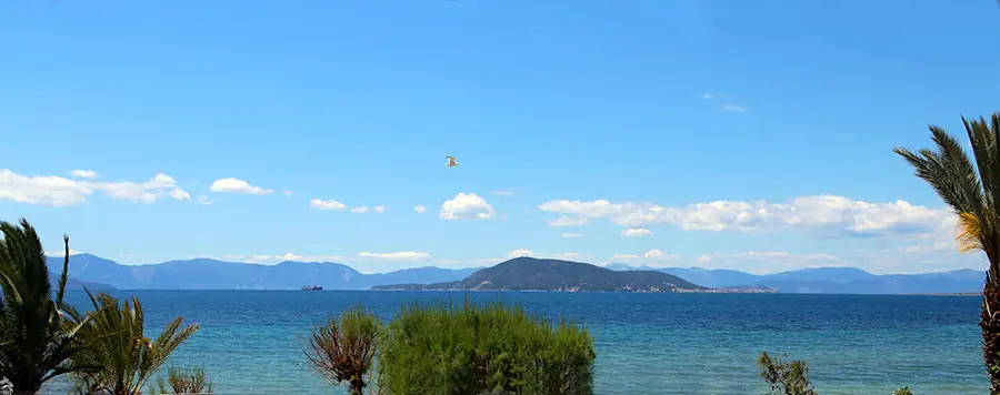 Θέα προς το Αγκίστρι από τον Μαραθώνα Αίγινας